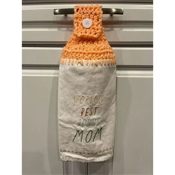 Crochet Top Kitchen Towel- World’s Best Bonus Mom - Picture 1 of 4